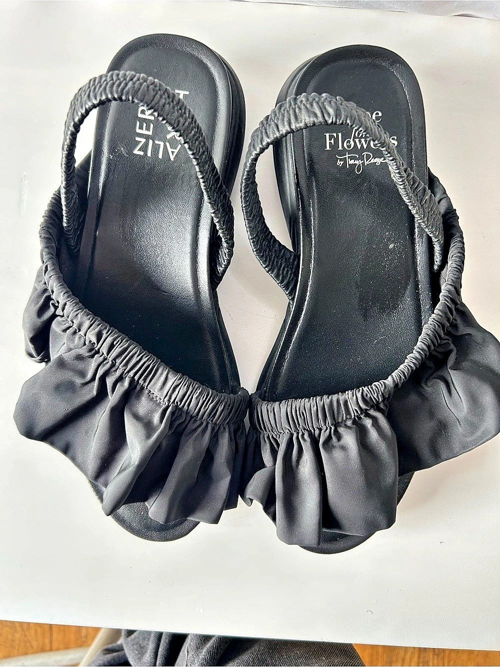 Alizern Hope for Flowers Black Ruffle Slingback Sandals Like New